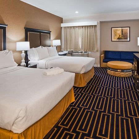 דיוויס Best Western Plus Palm Court Hotel מראה חיצוני תמונה