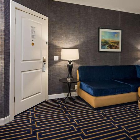 דיוויס Best Western Plus Palm Court Hotel מראה חיצוני תמונה