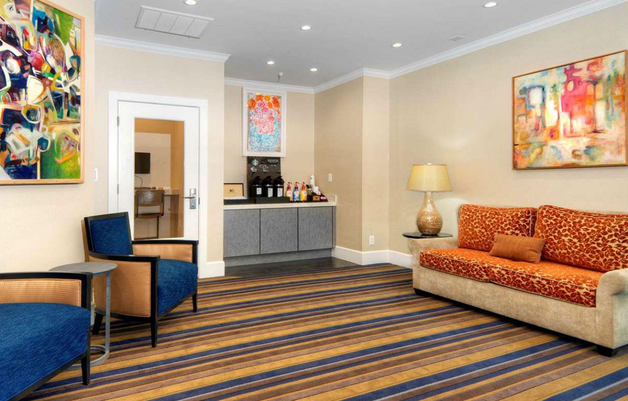 דיוויס Best Western Plus Palm Court Hotel מראה חיצוני תמונה