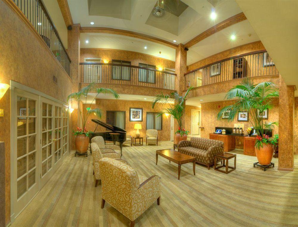 דיוויס Best Western Plus Palm Court Hotel מראה חיצוני תמונה