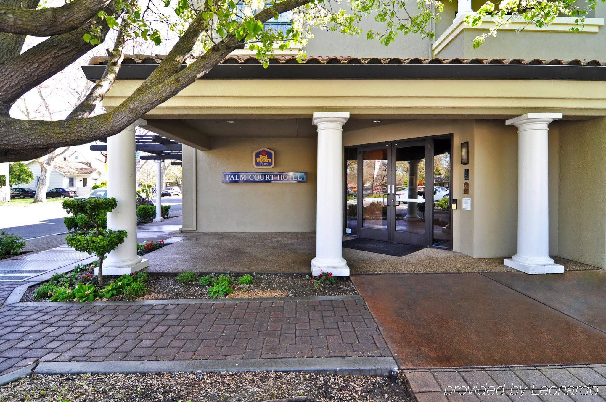 דיוויס Best Western Plus Palm Court Hotel מראה חיצוני תמונה