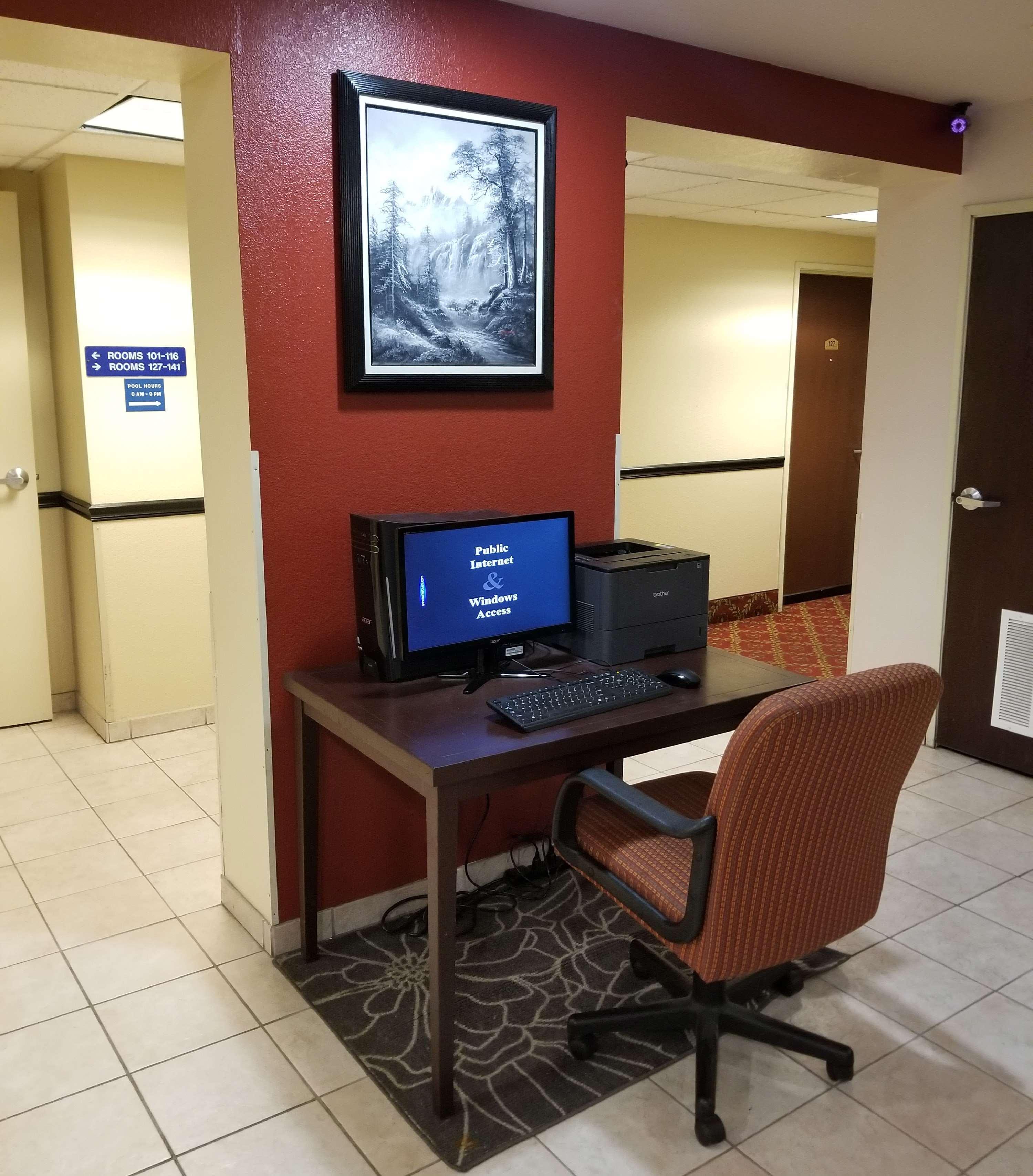 דיוויס Best Western Plus Palm Court Hotel מראה חיצוני תמונה