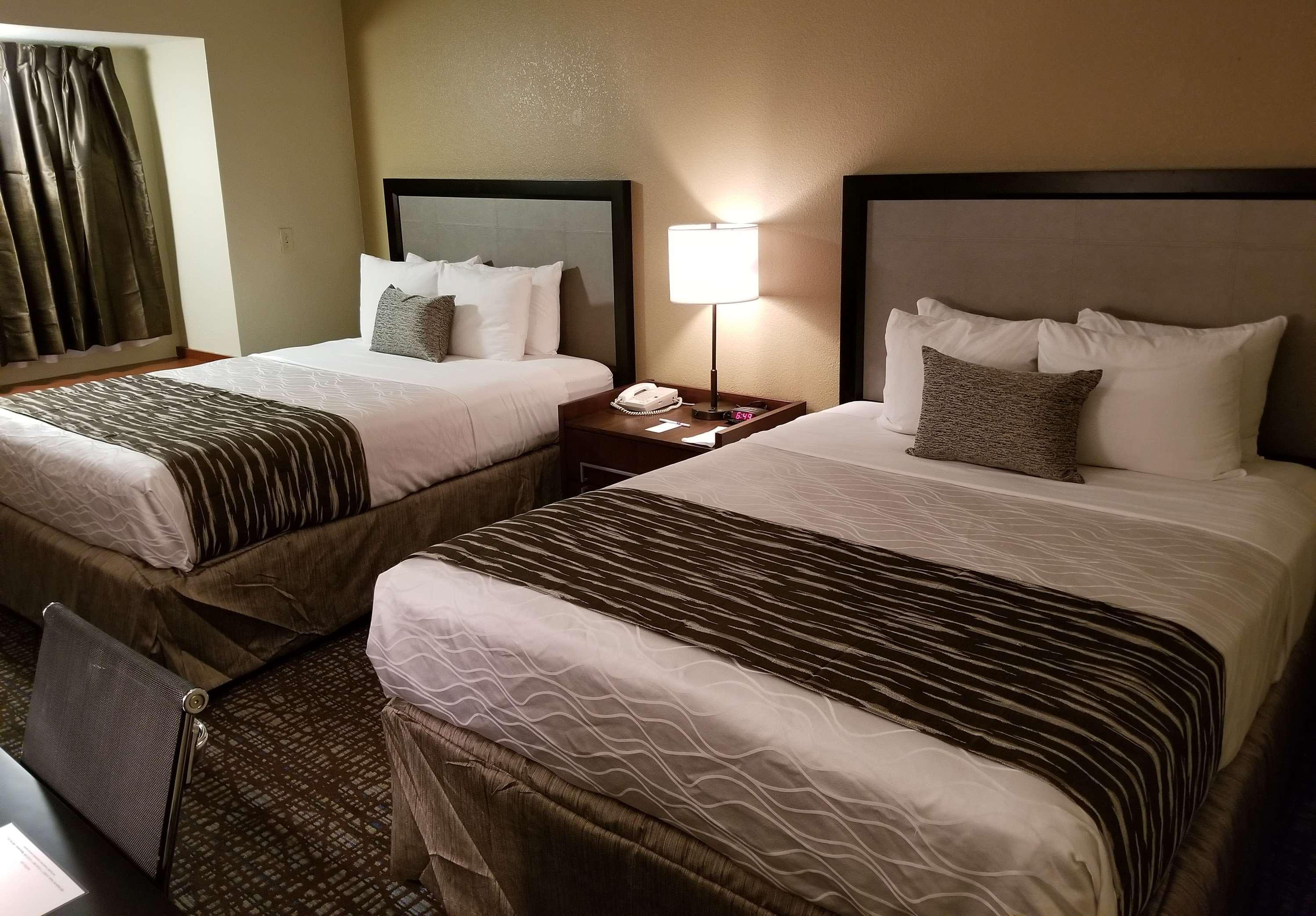 דיוויס Best Western Plus Palm Court Hotel מראה חיצוני תמונה