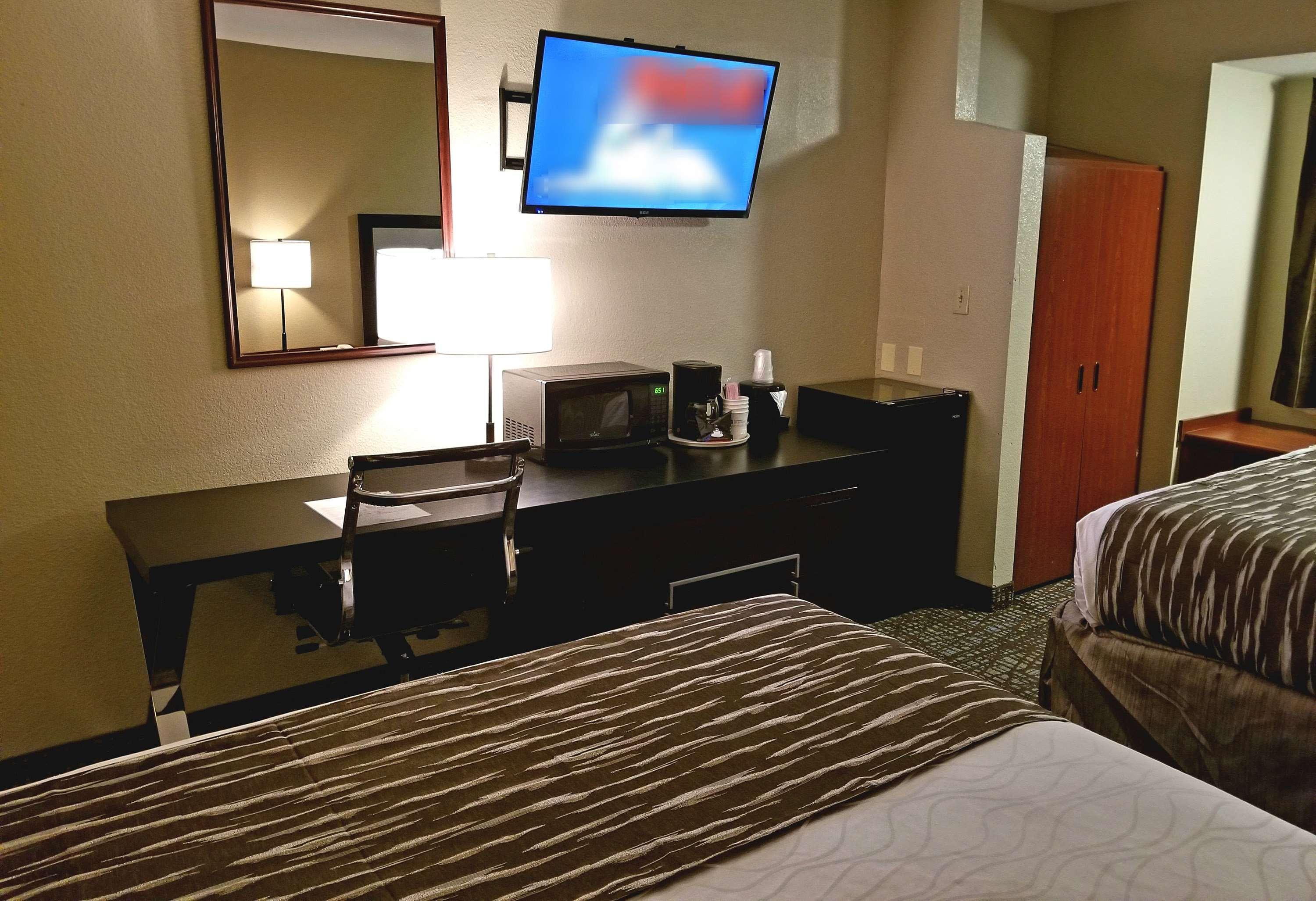 דיוויס Best Western Plus Palm Court Hotel מראה חיצוני תמונה