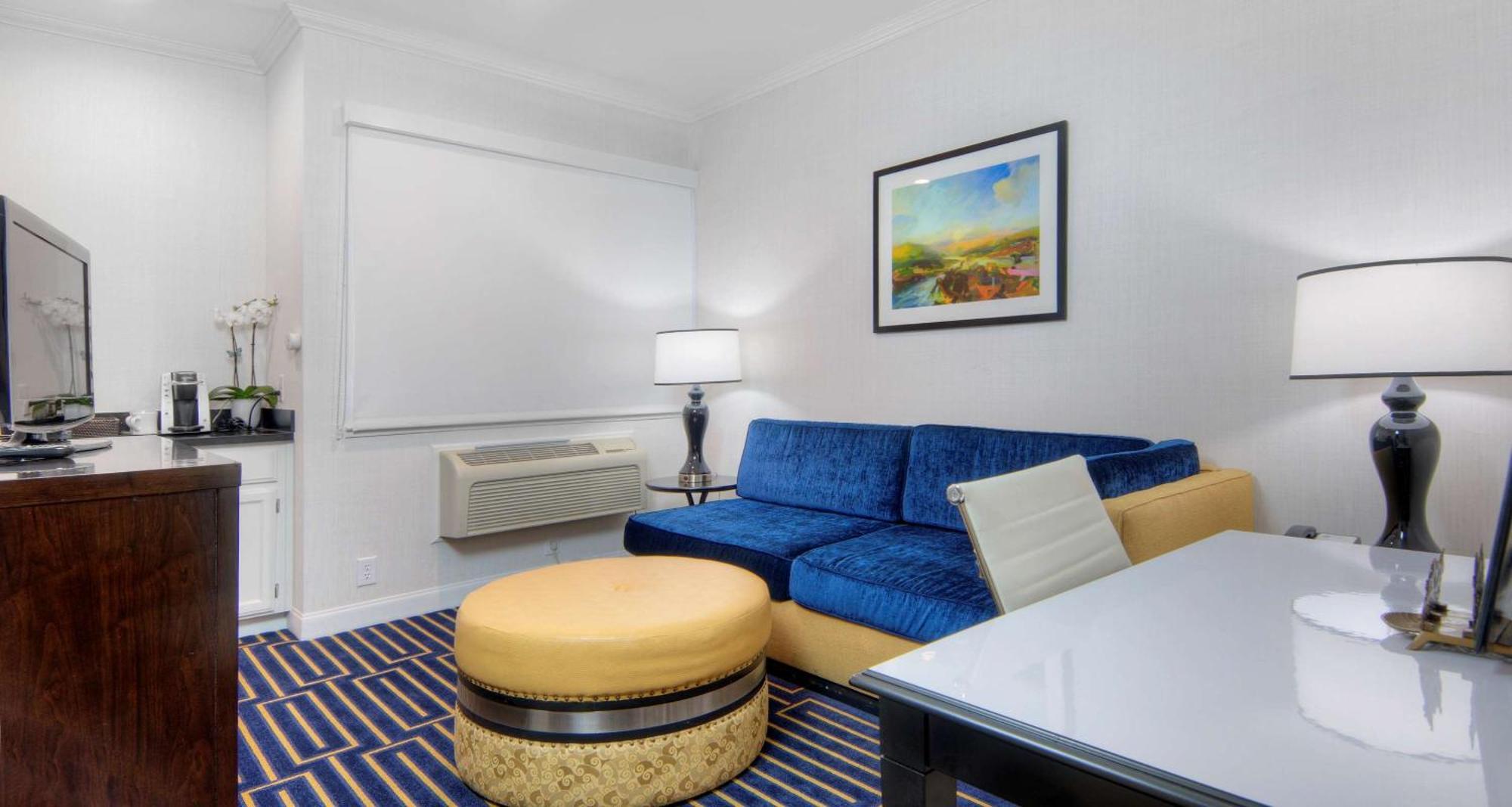 דיוויס Best Western Plus Palm Court Hotel מראה חיצוני תמונה