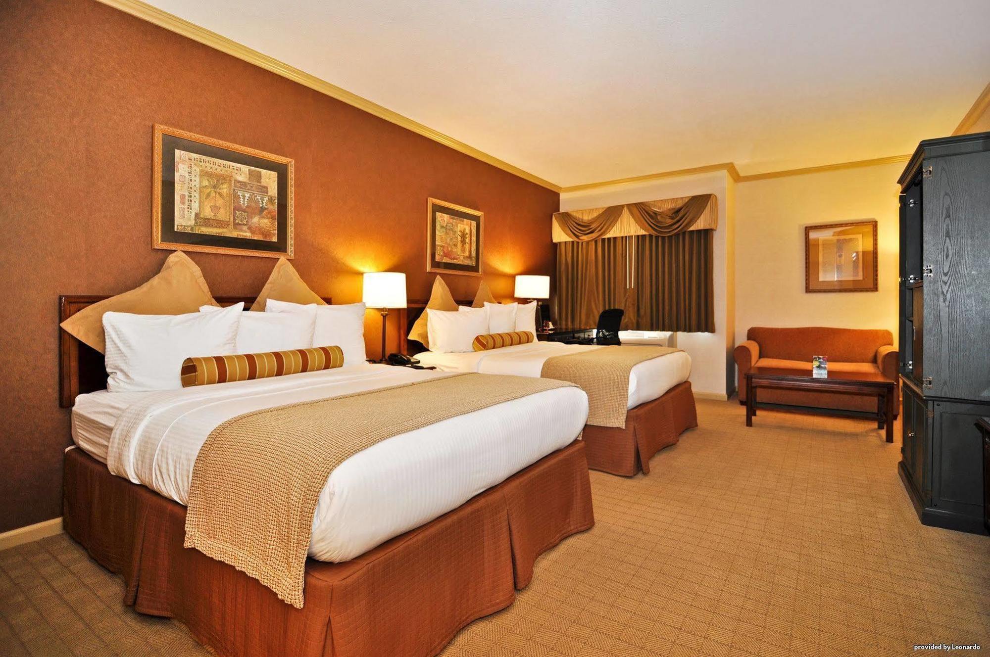 דיוויס Best Western Plus Palm Court Hotel חדר תמונה